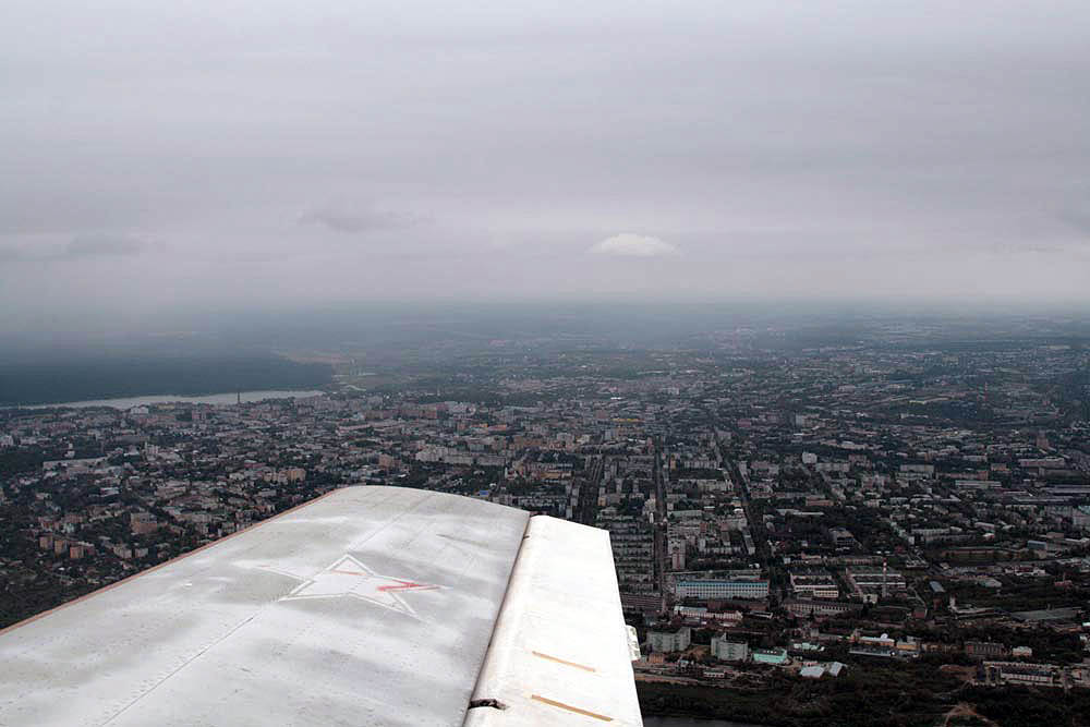 Под крылом самолета
