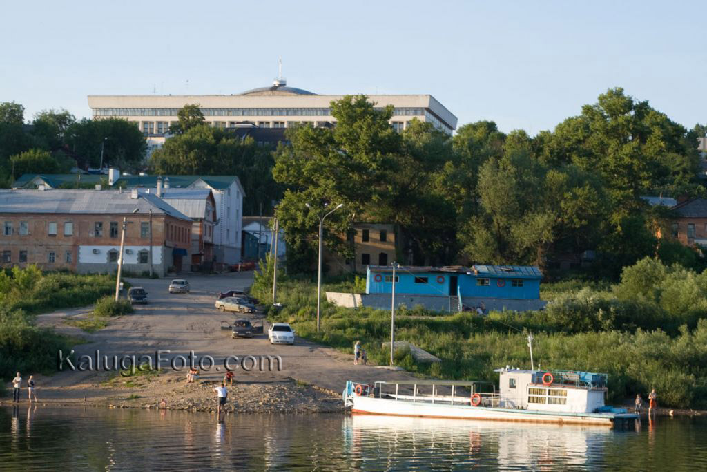 Белый дом, пристань