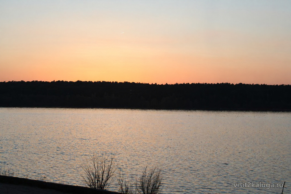 Яченское водохранилище летним вечером