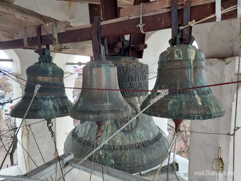 Большие колокола звонницы
