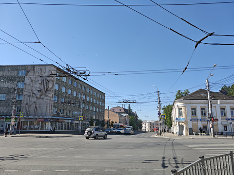Дом художника на перекрёстке Кирова и Ленина